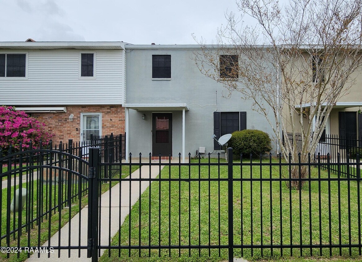 Primary Photo - 403 Bell Downs Dr