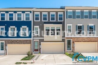 Building Photo - 2542 Buckthorn Dr