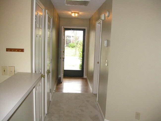 Building Photo - Ranch in Timber Creek. 3 Bedrooms. Fenced.      20260805