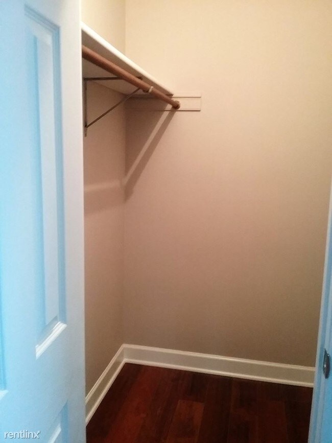 Building Photo - 2 br, 2 bath Condo - 6255 W 63rd St