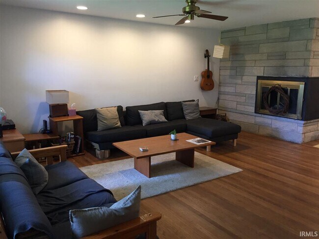 Foto del edificio - 209 S Hillsdale Dr