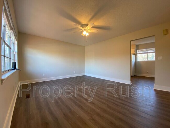 Building Photo - 4727 Tessie Ln