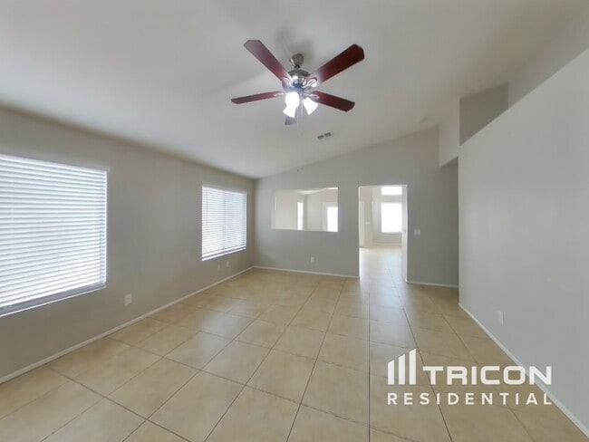 Foto del edificio - 8334 W Baxter Dr
