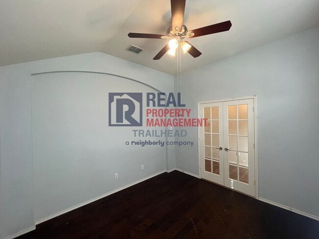 Building Photo - 3929 Eaglerun Dr
