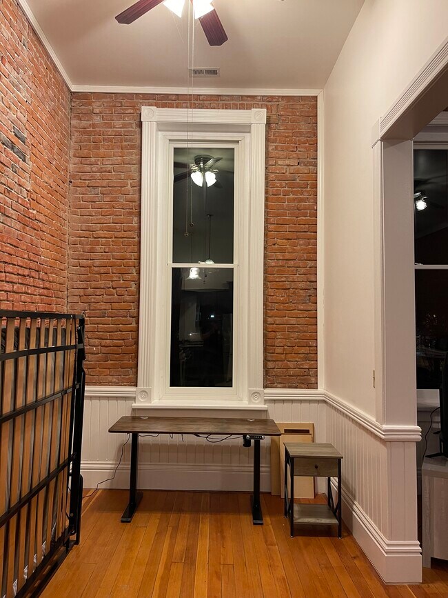 Foto del edificio - 327 1st Ave NW