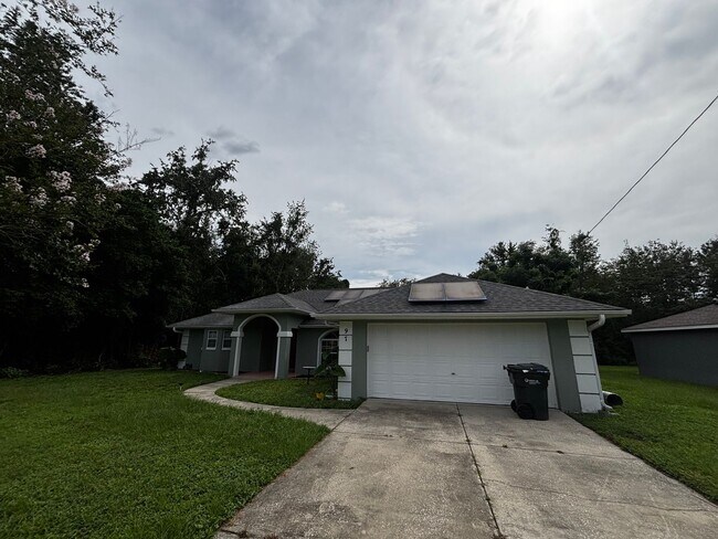 Foto del edificio - 3/2 Home Silver Springs Shores with Solar ...