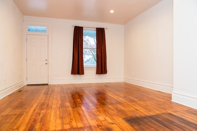 Foto del edificio - 3885 N 6th St