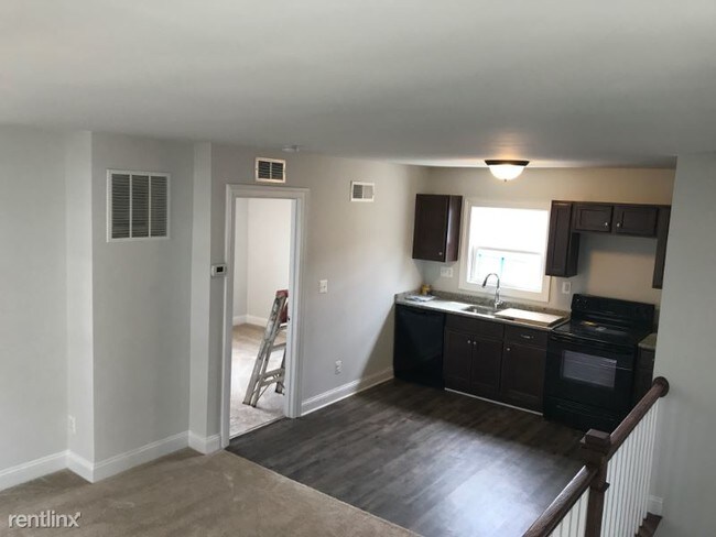 Foto del edificio - 1 br, 1 bath Apartment - 329 Miles Alley