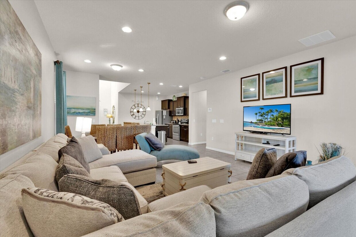 Foto principal - 9030 Rhodes St