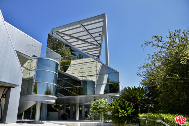 Building Photo - 21757 Castlewood Dr
