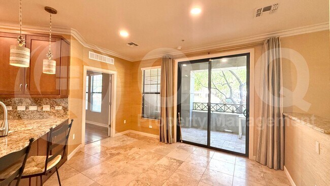 Building Photo - 7291 N Scottsdale Rd