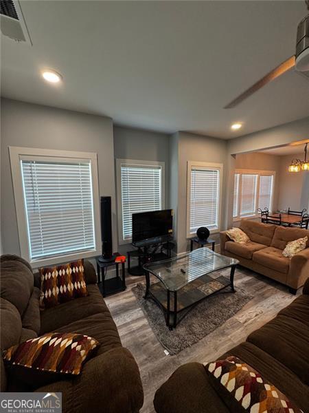 Foto del edificio - 3898 King Arthur Rd SW