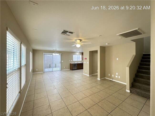 Foto del edificio - 637 Lucky Pine St