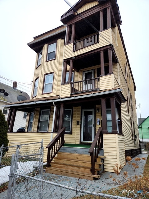 Building Photo - 463 Logan St