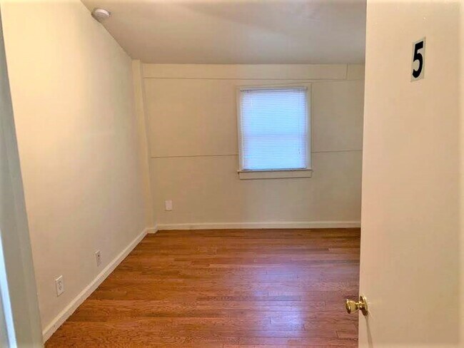 Photo - 569 10th St NW (Atlanta, GA) Apartment