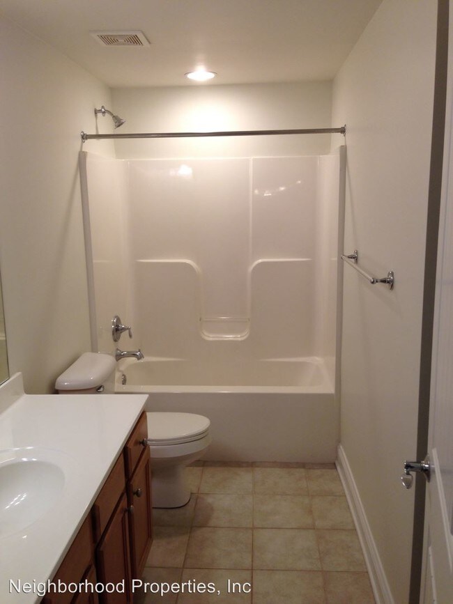 Building Photo - 1560 Wickham Pond Dr
