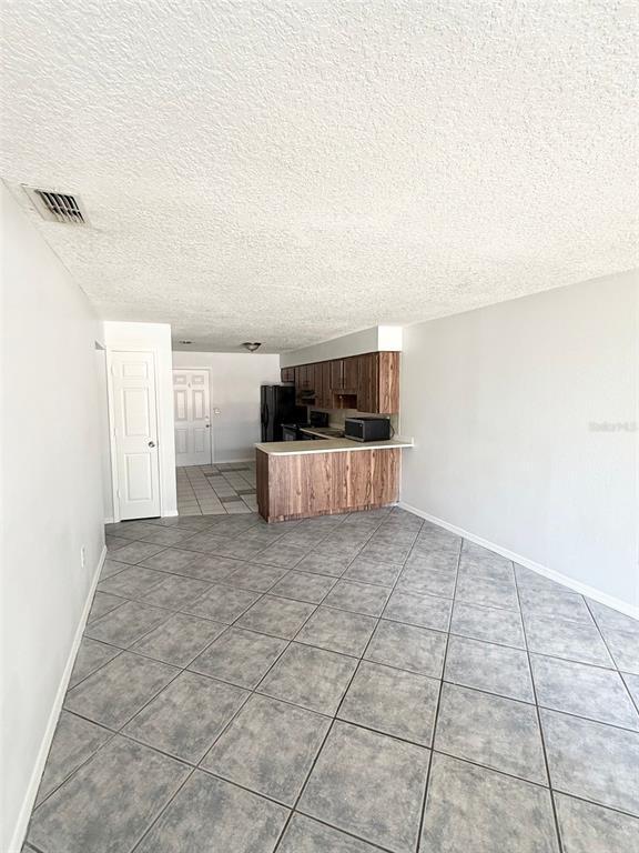Building Photo - 542 W Lake Deer Dr