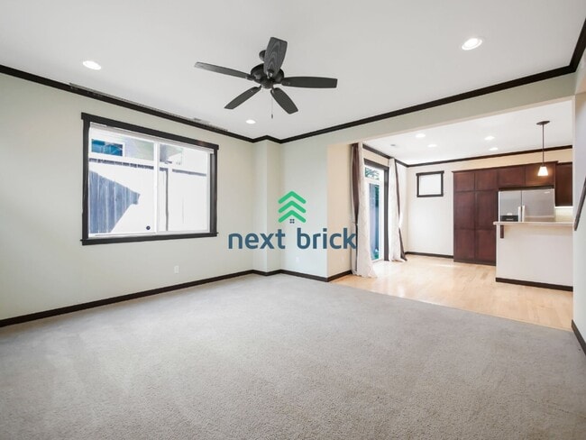 Building Photo - 3 Bed 2.5 Bath Single-family House Available for Rent!