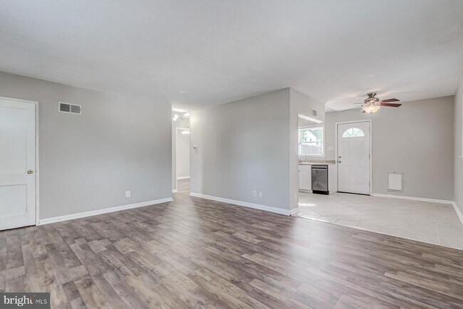 Foto del edificio - 5612 Hill Ct