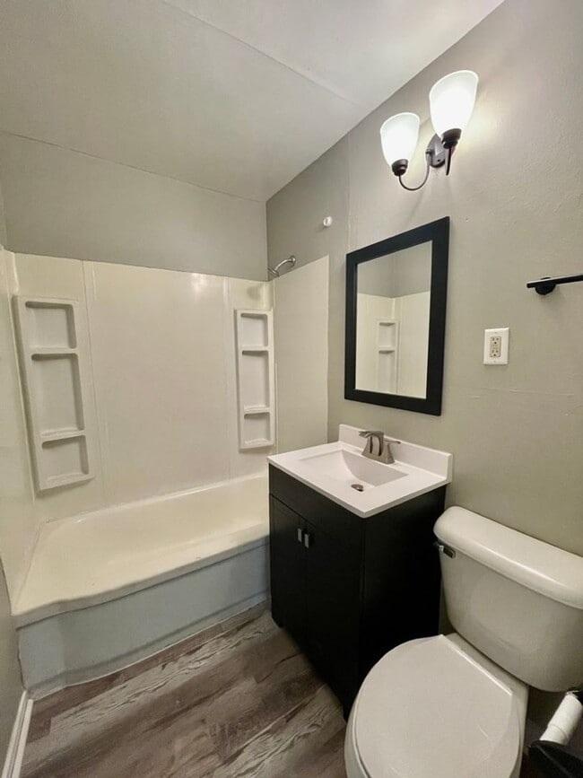 Building Photo - Spacious Home in Haysville Schools, with M...