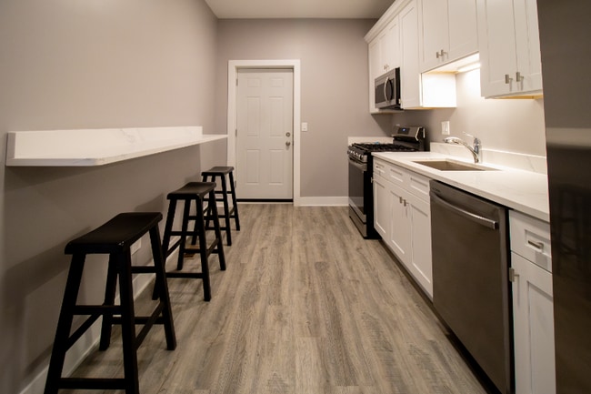 Foto del edificio - 5310 S Harper Ave