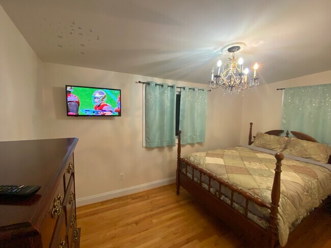 Building Photo - 4131 Cupp Dr