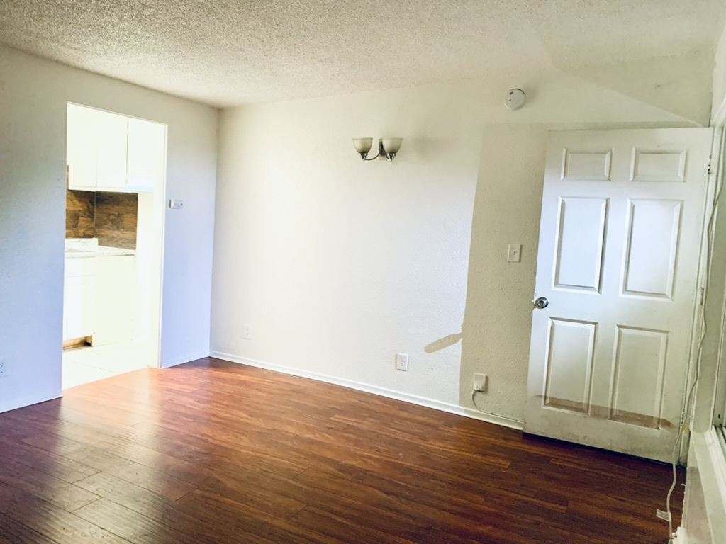 8217 S Western Ave Unit 2, Los Angeles, CA 90047 - Apartments in Los ...