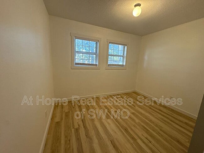 Building Photo - 3342 E Linwood St