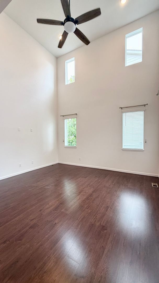 Building Photo - Stunning 3 Bedroom Townhome in Monument