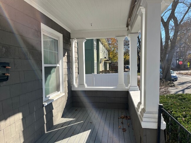 Building Photo - 105-107 Oakdale St