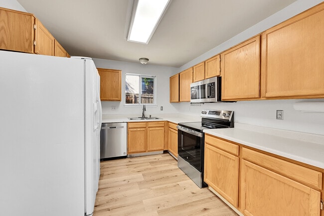Building Photo - 12231 Magnolia Way