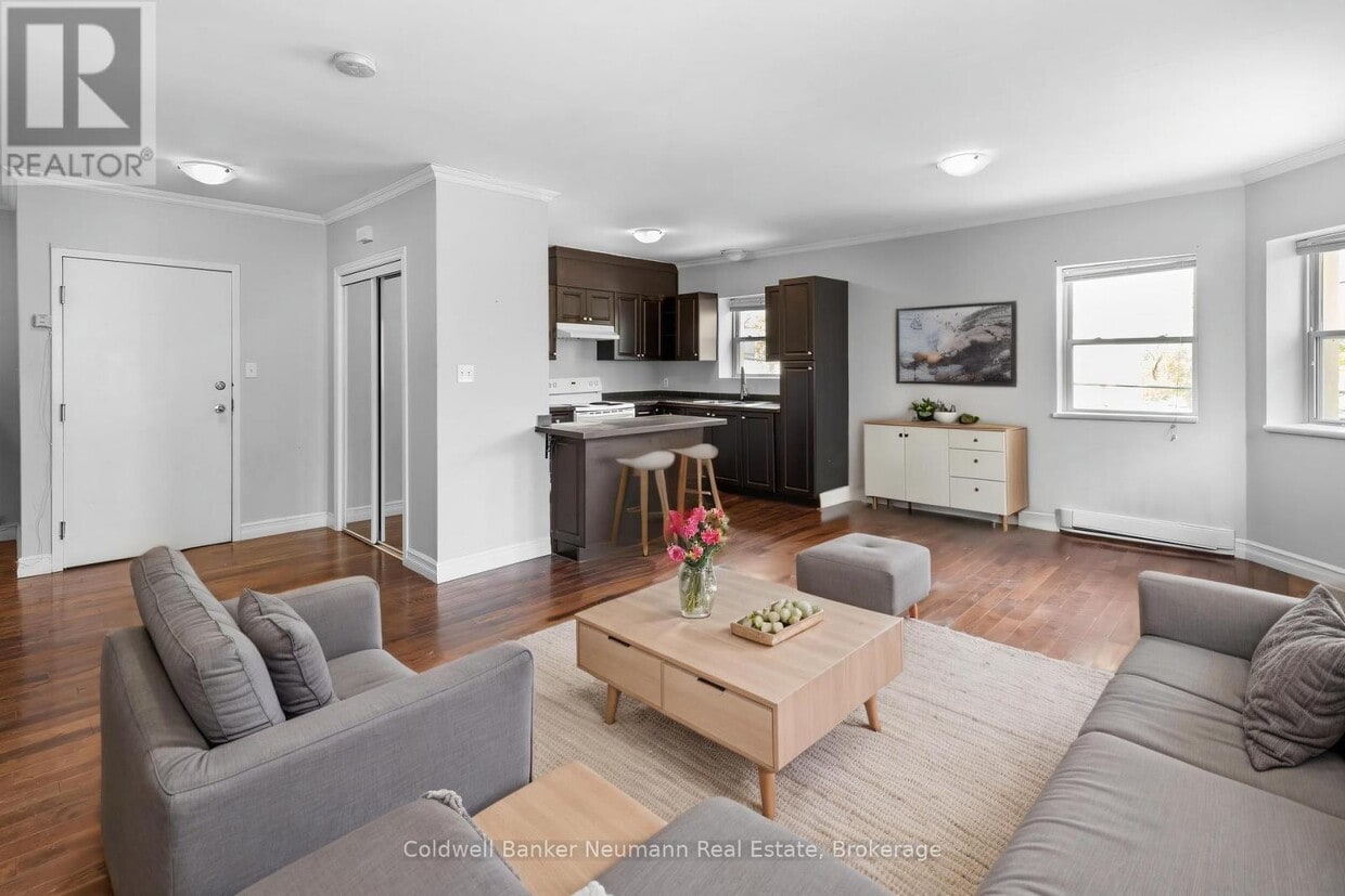 Photo principale - 246 Woolwich St