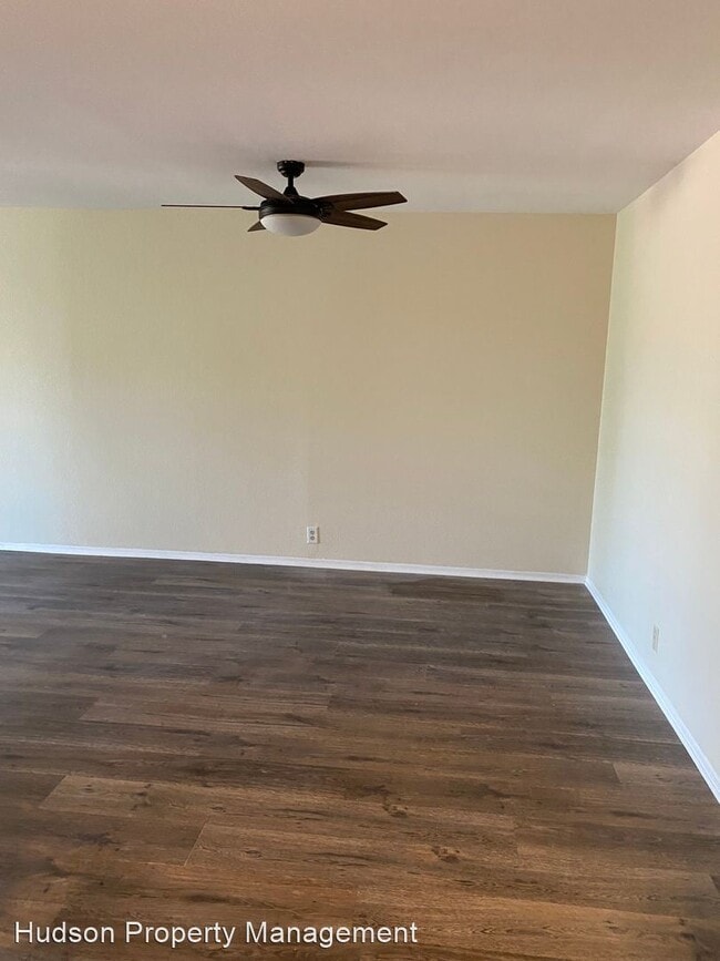 Building Photo - 3 br, 2 bath House - 254 E. Fern Ave. # 211