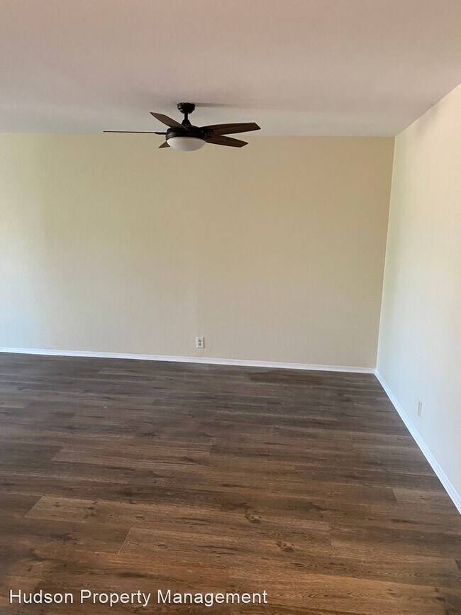 Foto del edificio - 3 br, 2 bath House - 254 E. Fern Ave. # 211