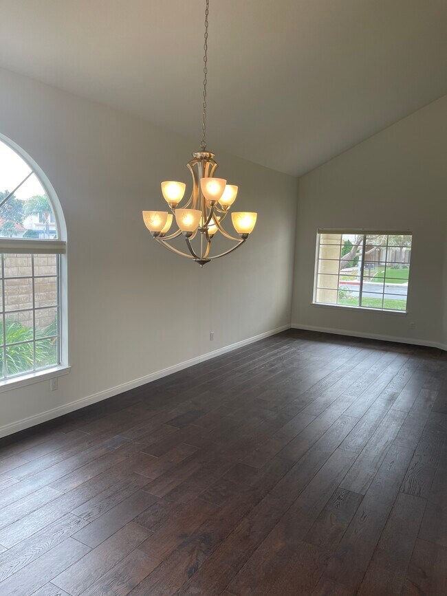 Building Photo - 12130 Falcon Crest Way