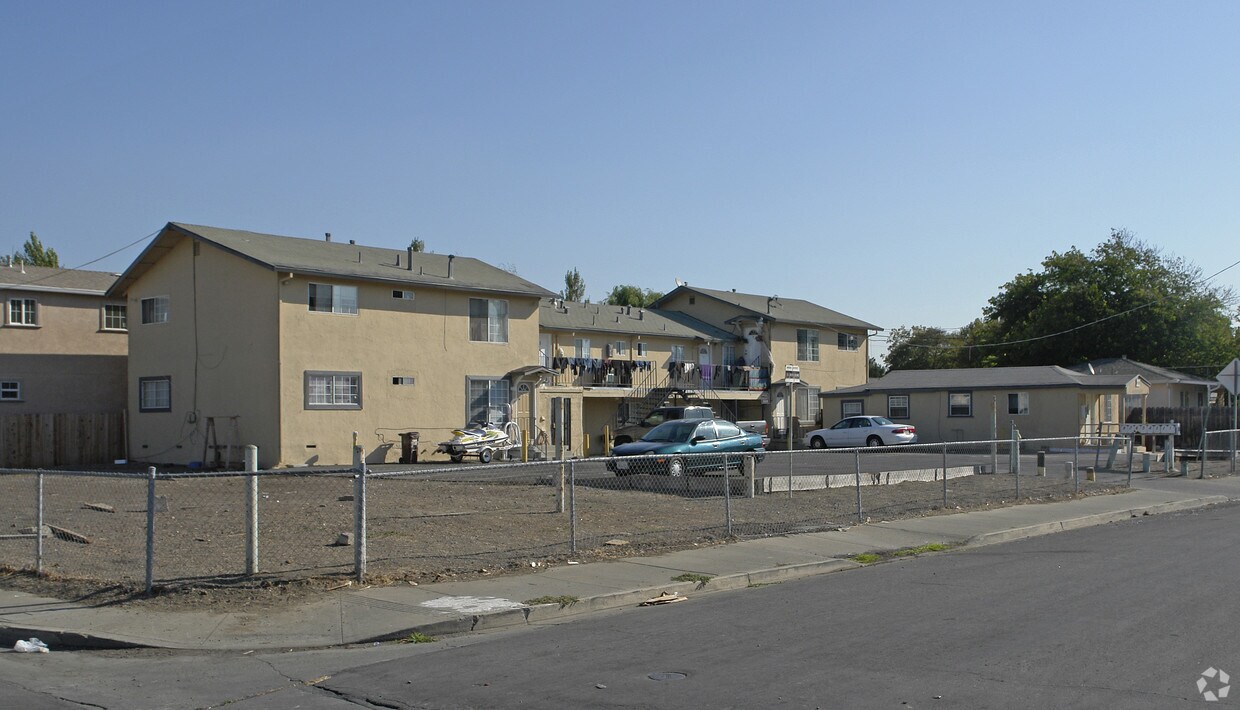 Building Photo - 417 Verde Ave