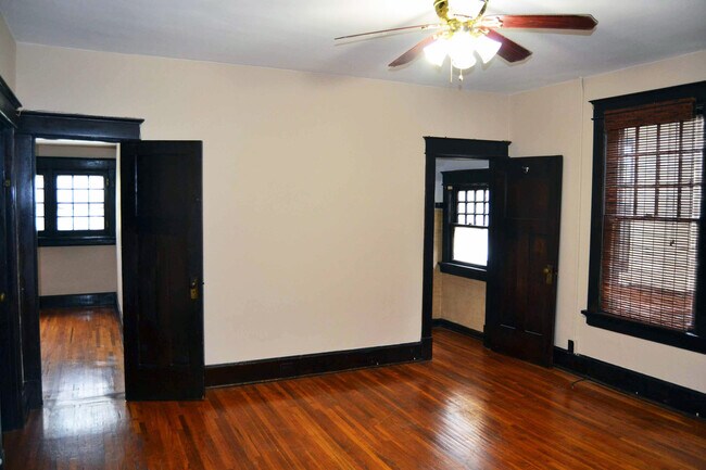 Building Photo - 2217 Belmont Blvd