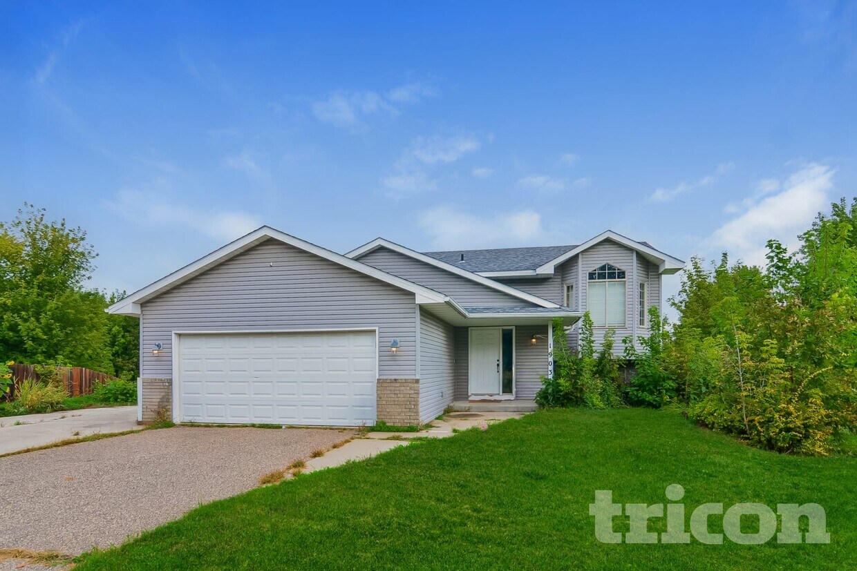 Foto principal - 1903 16th St NE