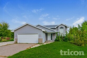 Building Photo - 1903 16th St NE