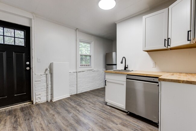 Photo - 955 E Warrington Ave Apartment