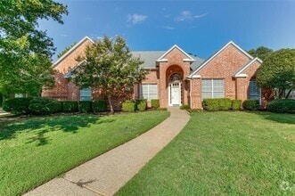 Building Photo - 216 Canyon Lake Dr