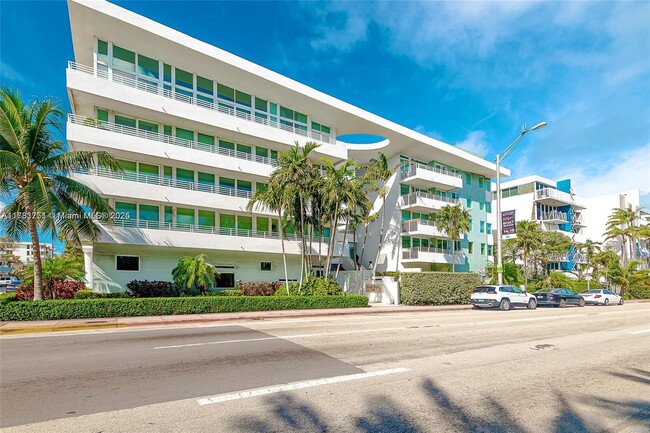 Foto del edificio - 7800 Collins Ave