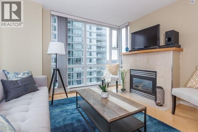 Building Photo - 1077 Marinaside Crescent