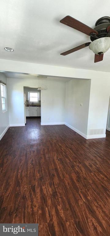 Foto del edificio - 111 Carleton Ln