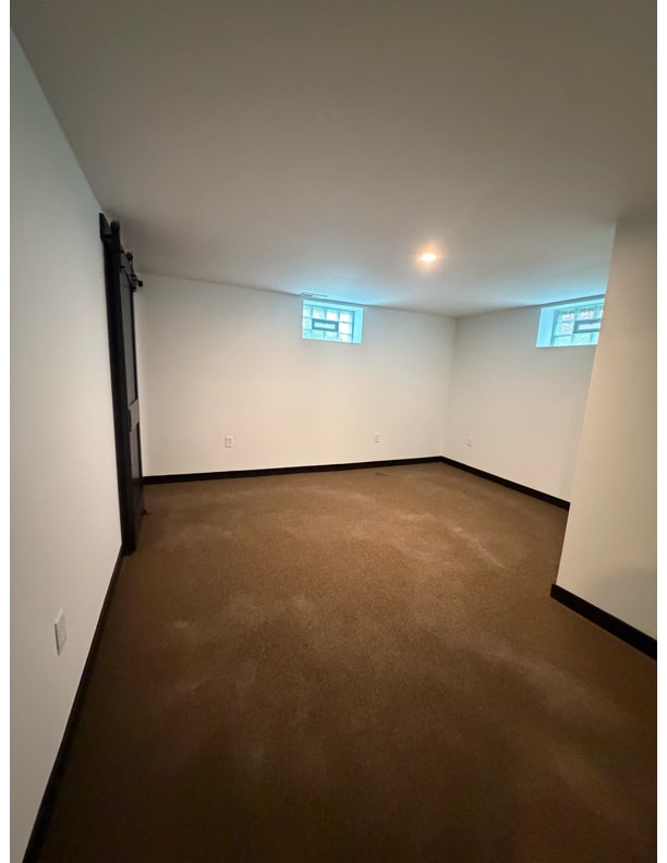 Building Photo - 2819 White Oak Dr
