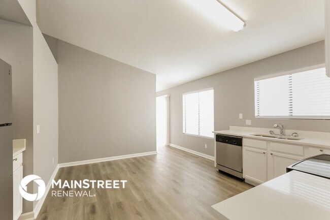 Foto del edificio - 8619 W College Dr