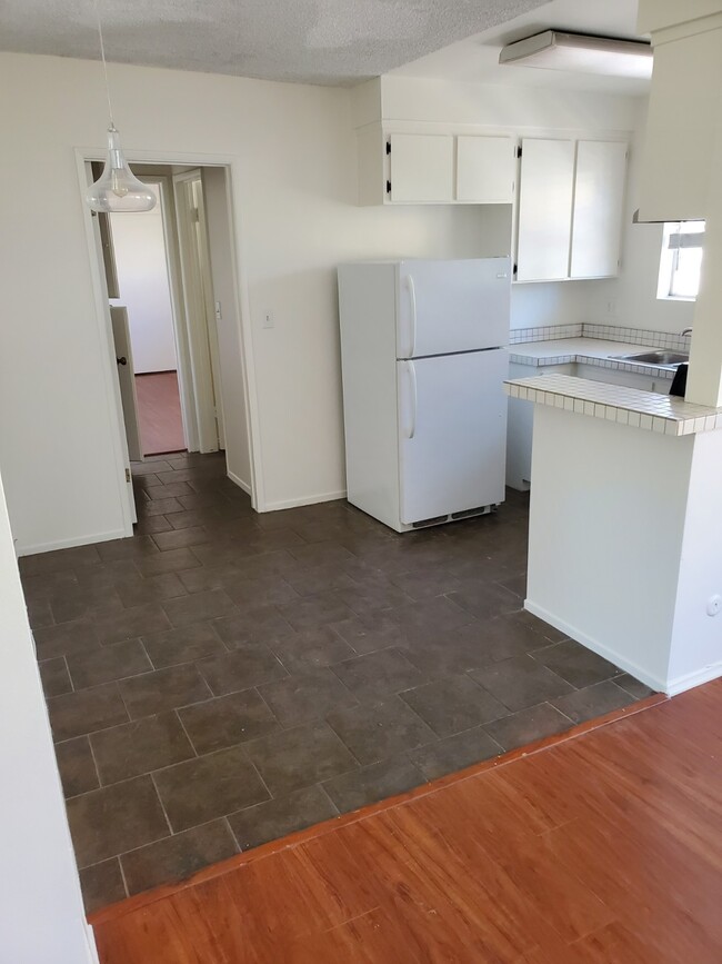 Foto del edificio - 520 N W Knoll Dr