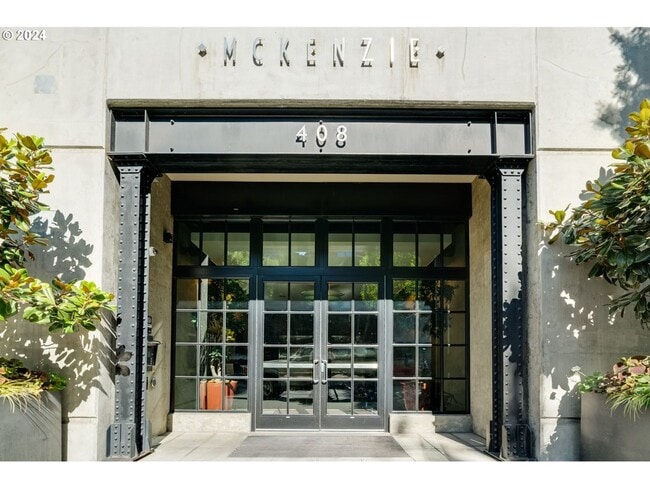 Foto del edificio - Gorgeous Factory Loft in the Heart of the ...
