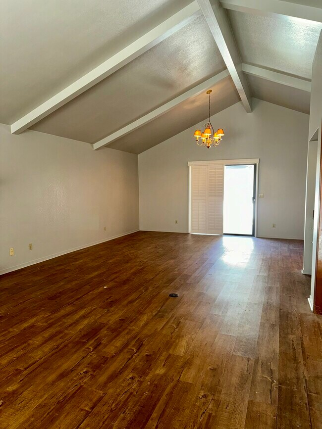 Building Photo - 3650 W Beechwood Ave
