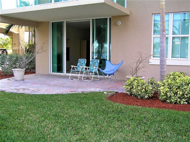 Foto del edificio - 3340 NE 190th St